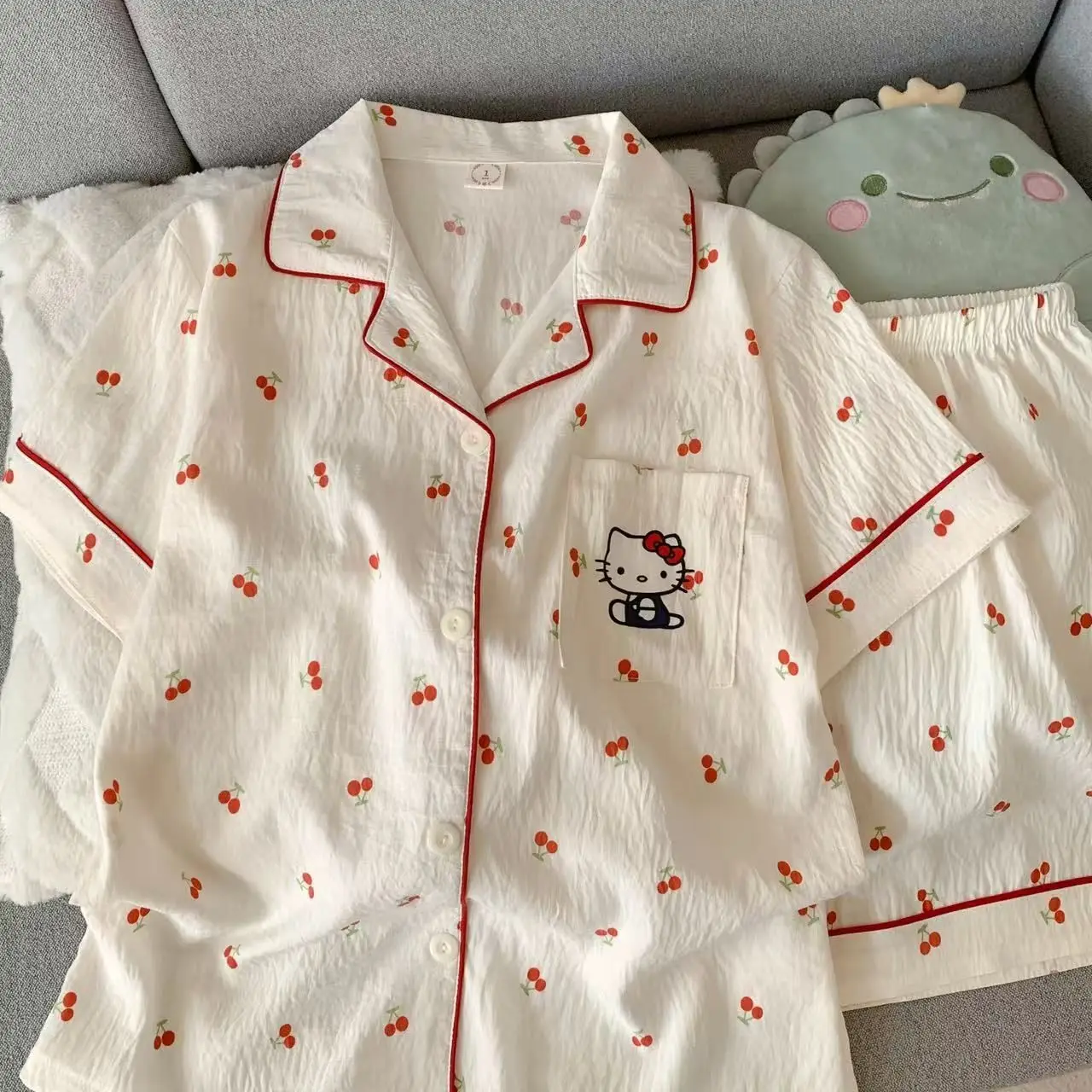 Zomershort met kleine revers en korte mouwen Hello Kitty cartoon schattige casual loungewear tweedelige set