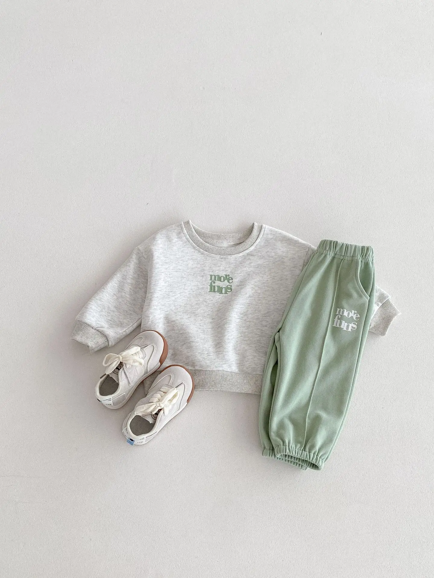 Koreanischer Stil Frühling/Herbst Neues 2-teiliges Set für Kleinkinder & Kinder, reine Baumwolle, Farbblock-Sweatshirt & Jogginghose – Detail 1