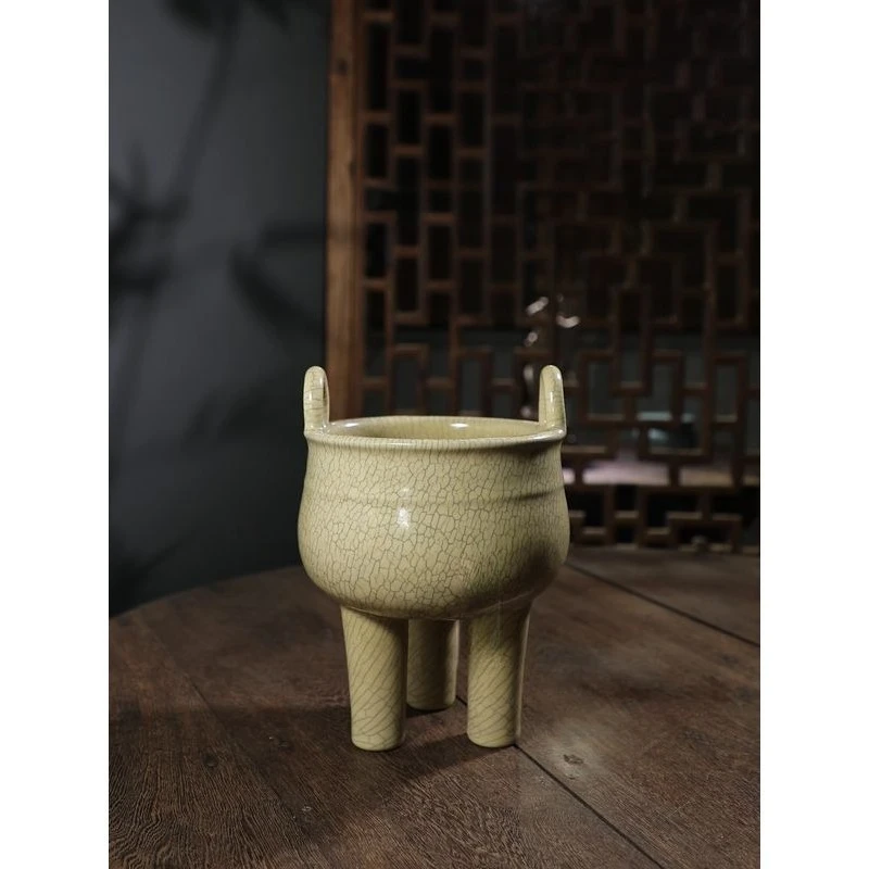 Celadon collection high-end incense burner, hand-handed down Ge kiln Chinese incense road three-legged furnace