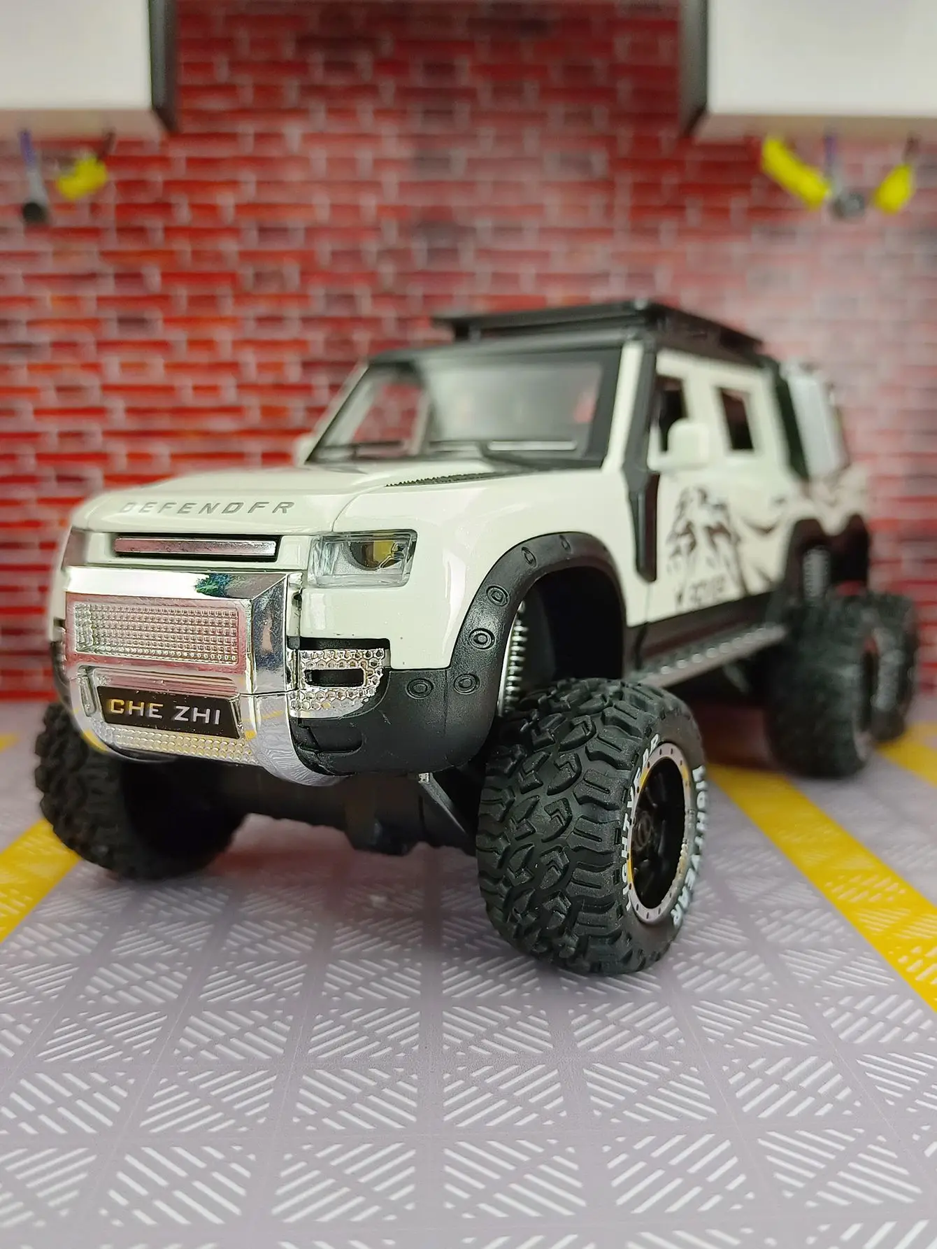 

1/24 Land Rover Defen Defender Pickup Alloy Car Model Diecasts Metal Off-road Vehicles Car Model Sound Light Childrens Toys Gift