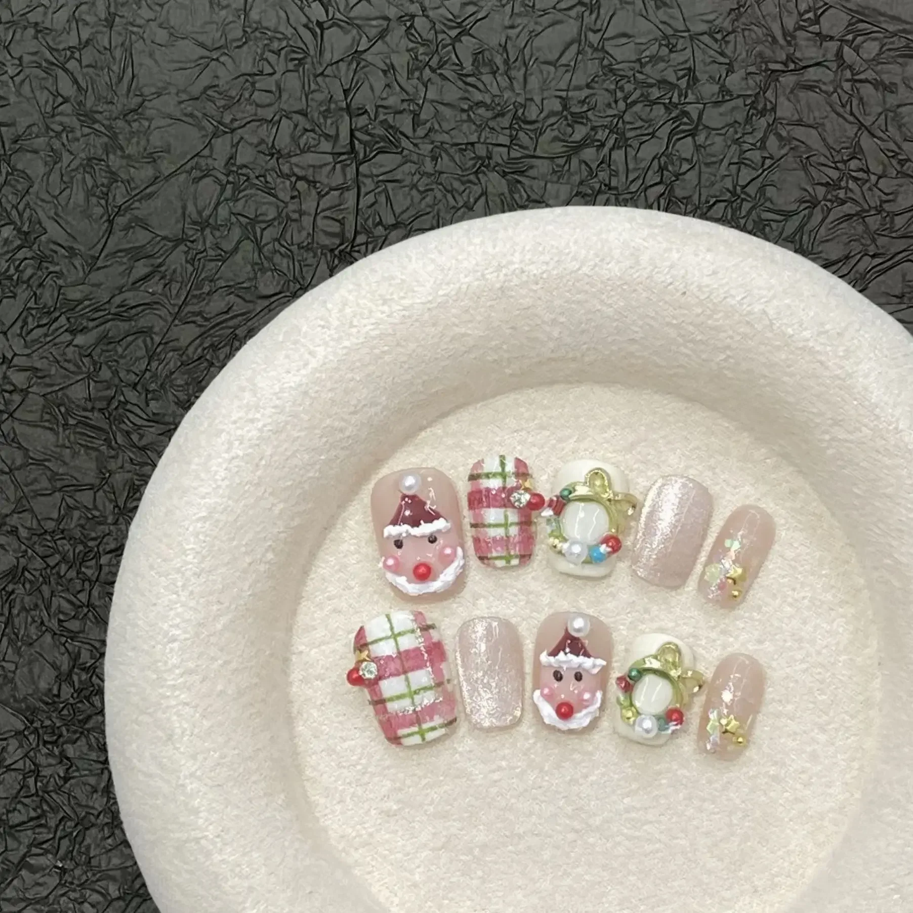 10 Pieces Christmas Press On Nails Handmade White Beard Santa Claus Plaid Pearl Wreath Short Fake Nail Patches Removable