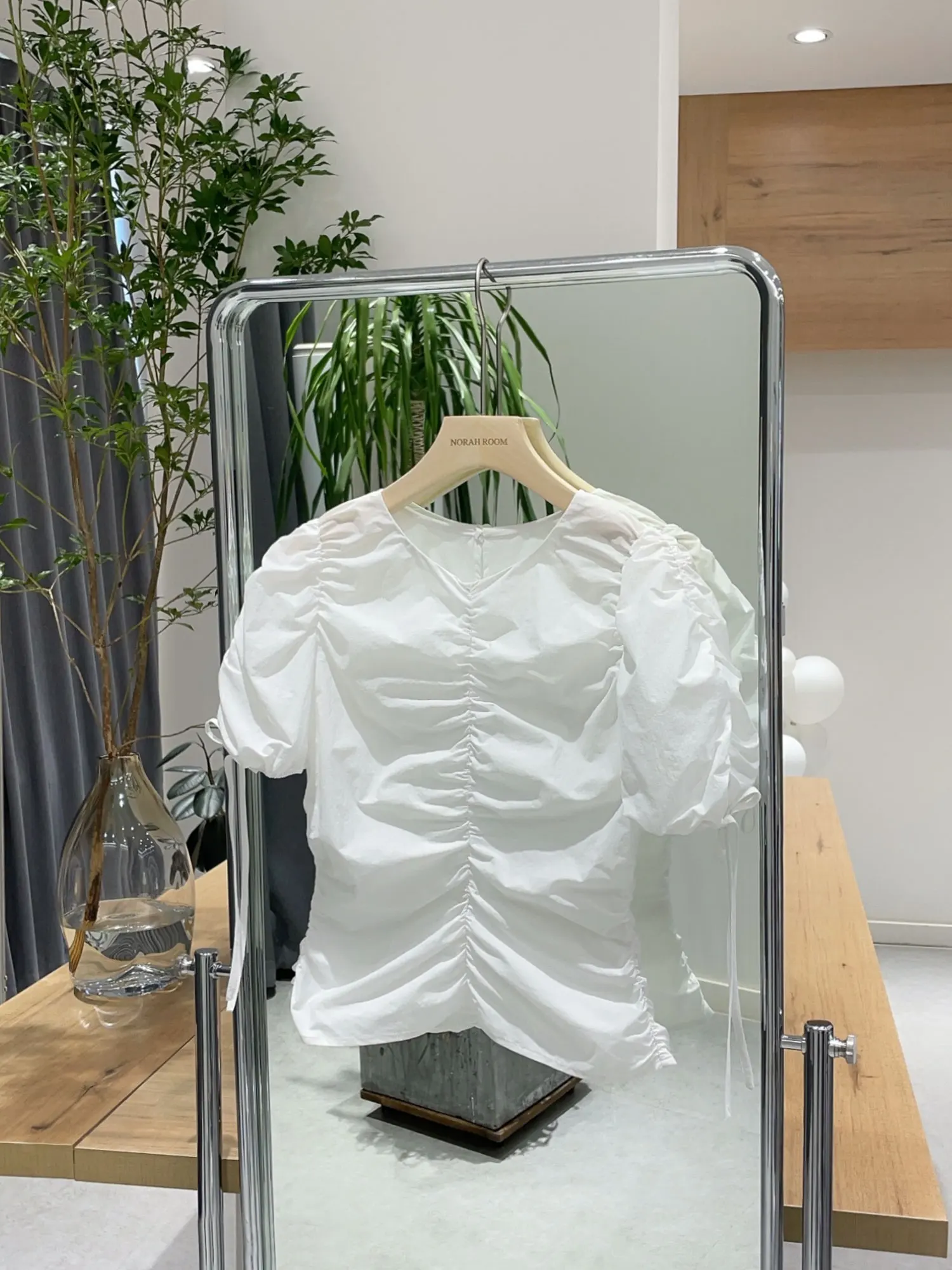 

Nuo Xiaola Authentic Summer 2025 Brand Light Thin Pleated Bubble Sve White irt French Sle Straight Cut ort ...