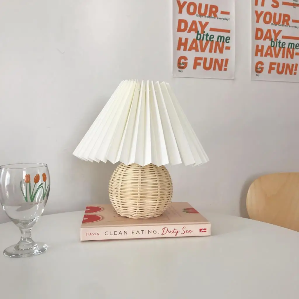Joylove Handgemaakte Retro Rotan Geweven Tafellamp Bedlampje Afstandsbediening Koreaanse Ins Retro Geplooide Lamp Meisje Bedlampje