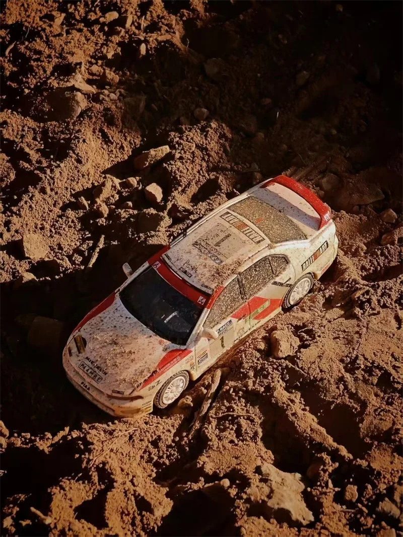 

Коллекционная модель автомобиля Galant Mk8 VR4 White Rally в масштабе 1:64, литая под давлением