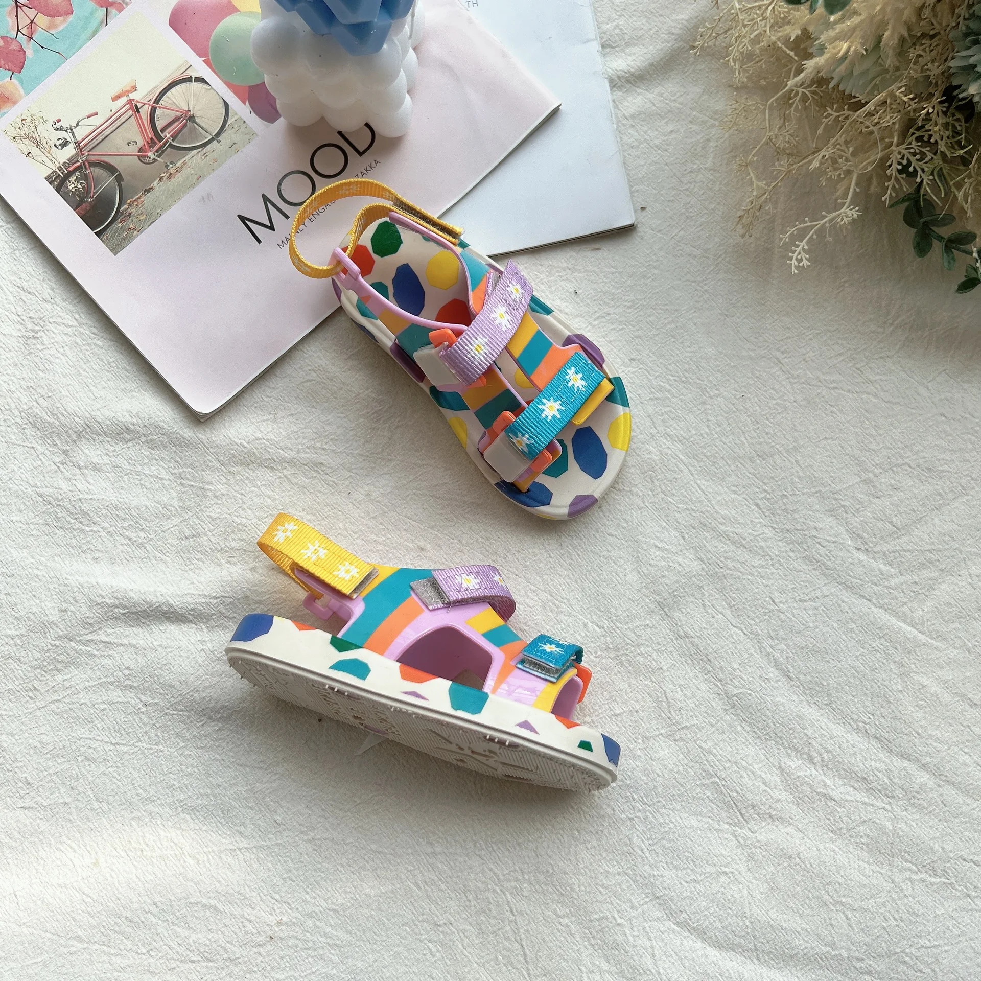 2023 Qunq Summer INS New Boys Girls Colored Drawing Fashion Breathable Lovely Jelly Beach Sandals Casual Sport Children Shoes