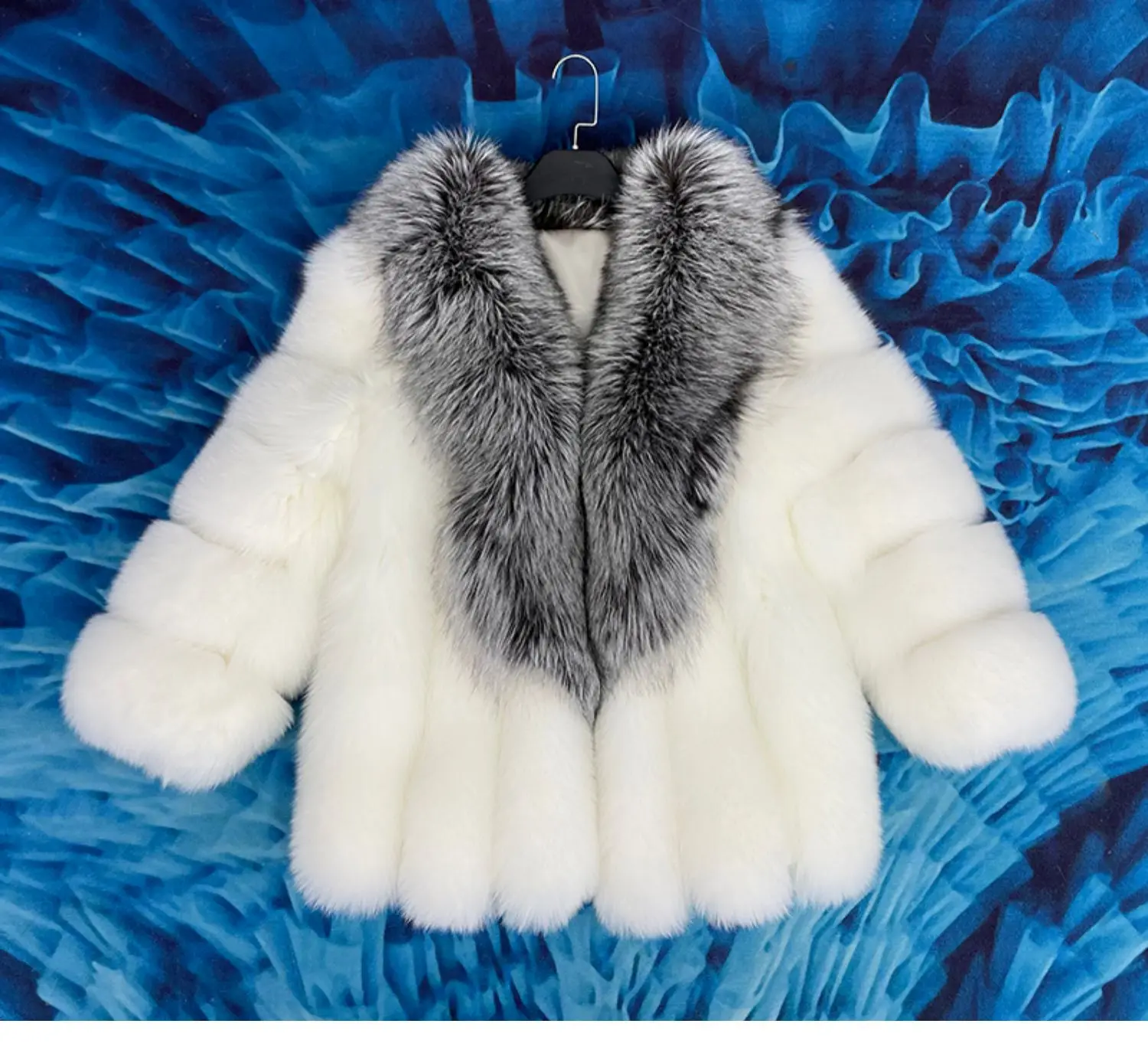 Hot selling High Quality Women Imported Short Fur Overcoat Real Fox Fur Coat With Silver Fox Collar Jacket