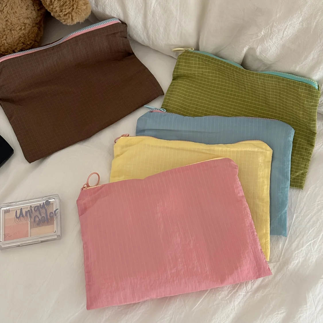 Nylon Checkered Makeup Bag Stylish Portable Outdoor Organizer for Cables Miscellaneous Items Cosmetic Storage Pouch