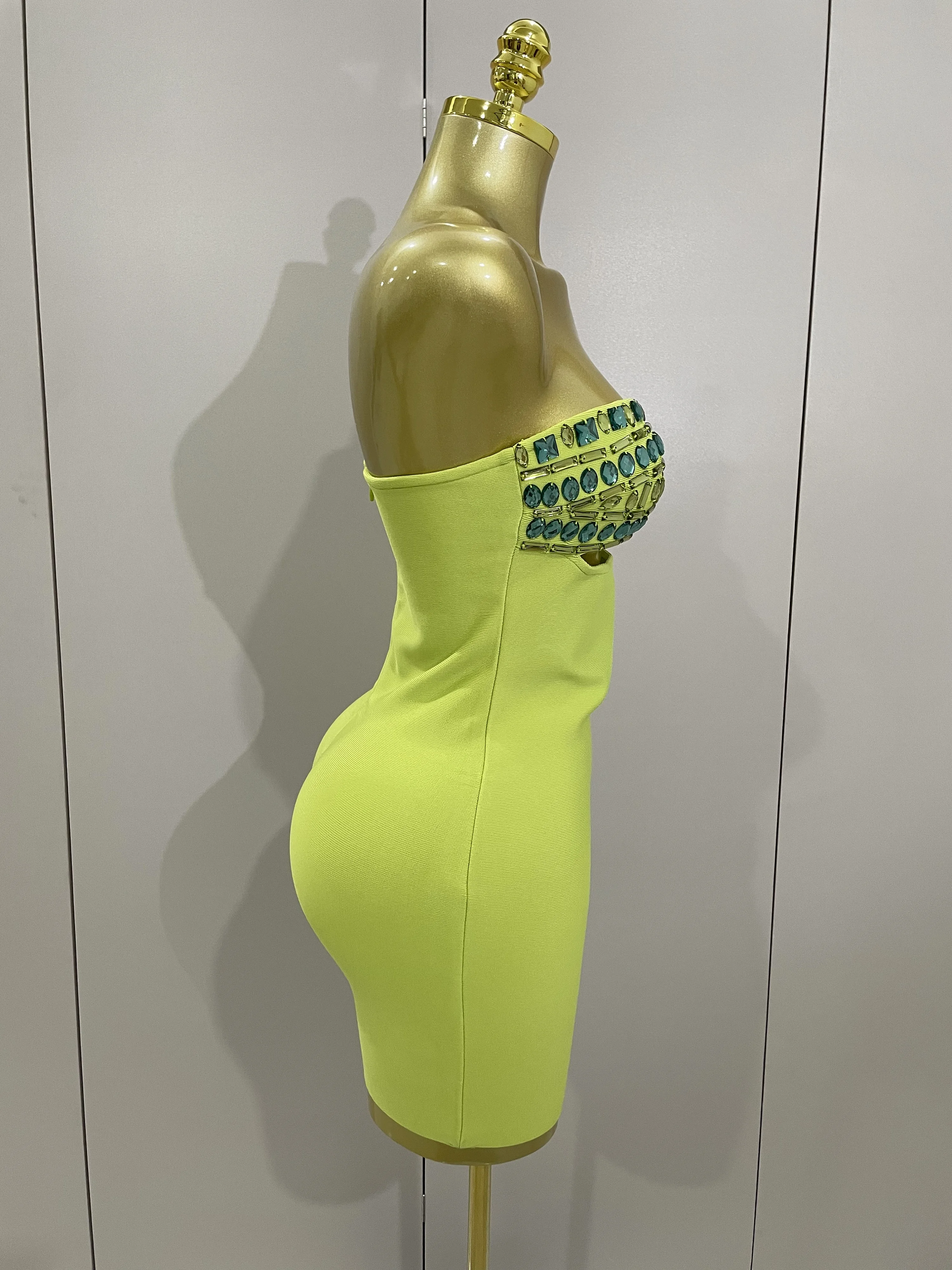 2025 Luxury Sexy Strapless Sparkly Diamond Cut Out Bodycon Bandage Dress Women Celebrity Elegant Evening Party Birthday Outfit