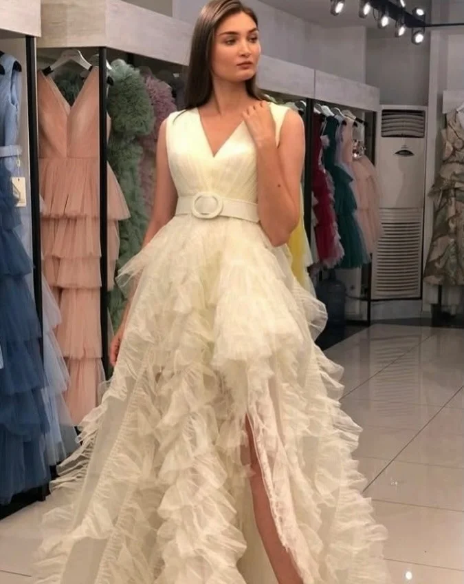 Vestido de Festa Elegante Branco com Decote em V, Vestido de Festa em Camadas de Tule, Vestido Formal para Meninas, Vestido de Festa Longo