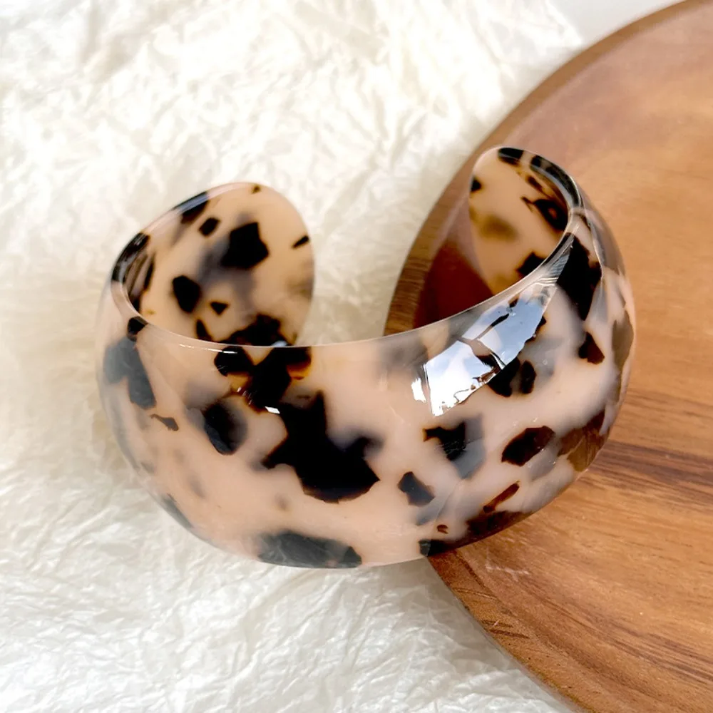 

Europe American Style Wide Open Bangle Temperament Jewelry Accessories Leopard Print Cuff Bangles Fashionable Resin Bangle