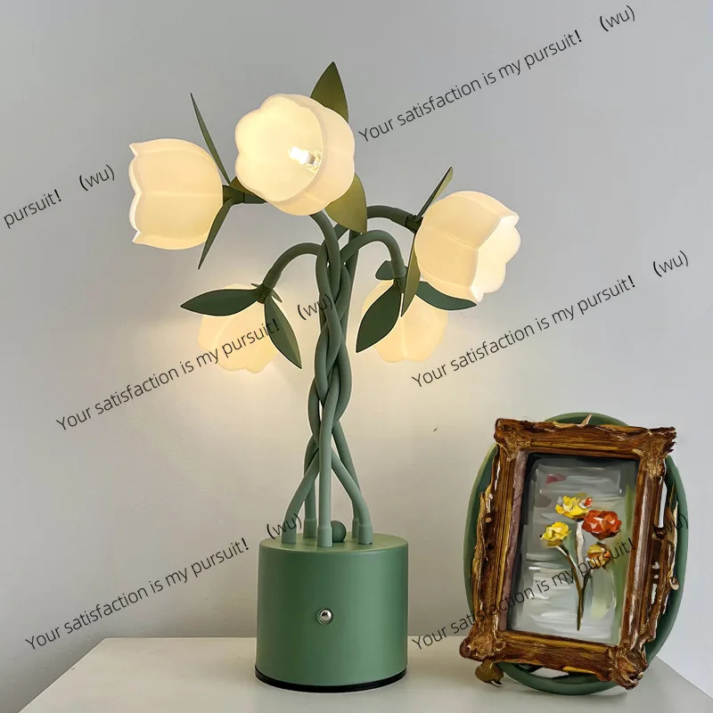 French pastoral new mini lily of the valley table lamp DIY styling lamp bedroom bedside table ambient light birthday gift