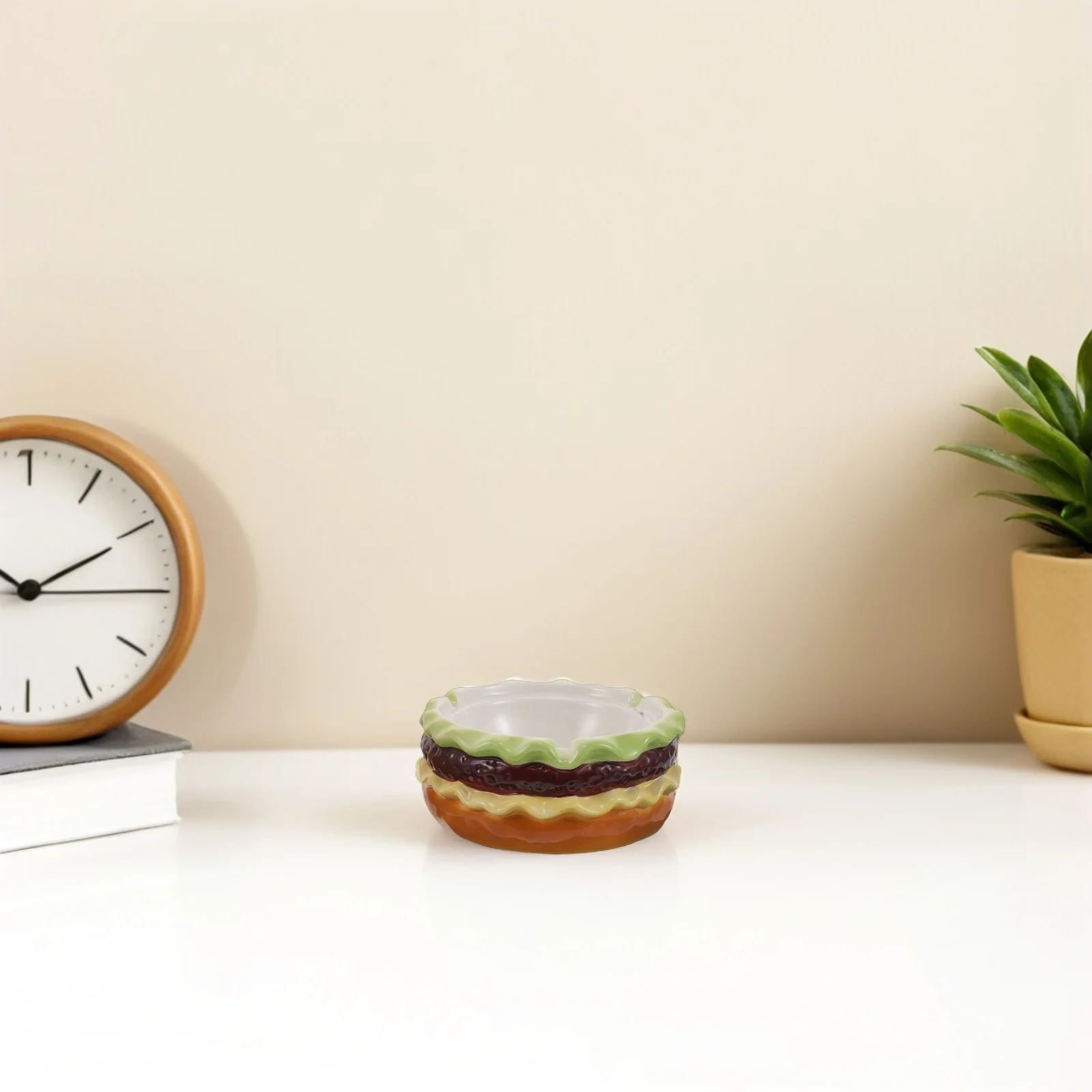 

Home Decor Ash Tray Cigarette Ashtray with Lid Bar Creative Ceramic Lids