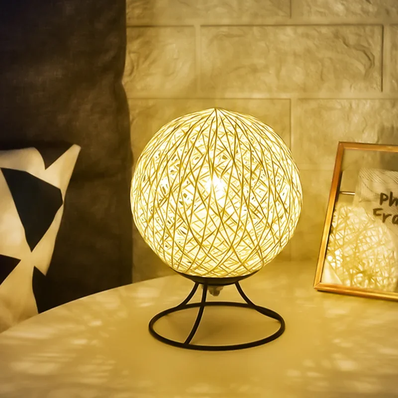 

LED Moon Table Lamp Wood Table Ball Light Dimmable Linen Ball Rattan Lampshade USB Bedroom Bedside Night Light Home Decor