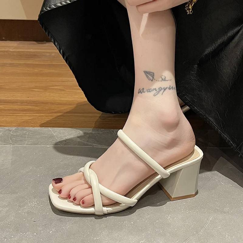 2024 New Summer Style Comfortable Wear-resistant Casual Sexy Simple Versatile Sandals Thick Heel Style Retro Slippers