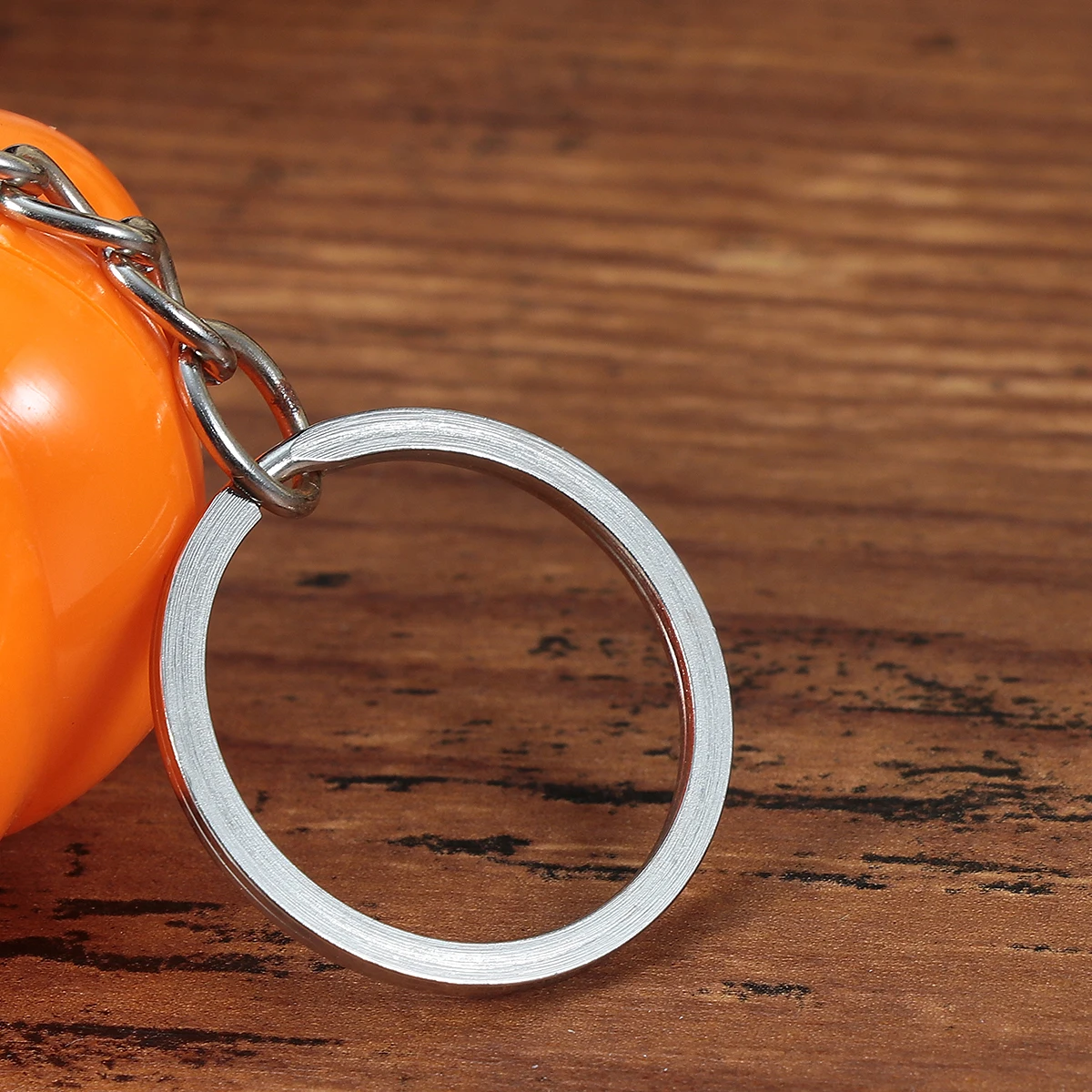 

3 Pcs Portable Keychain Halloween Pumpkin Glowing LED Keychain Hanging Decoration Plastic Keyring with Button for Keys B