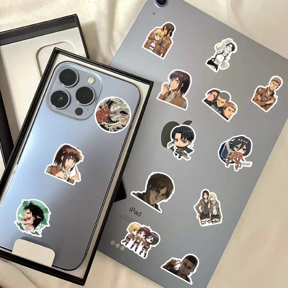 10/30/50 Uds pegatinas de dibujos animados Attack on Titan Anime Cool calcomanía impermeable Graffiti papelería portátil Notebook coche chico DIY