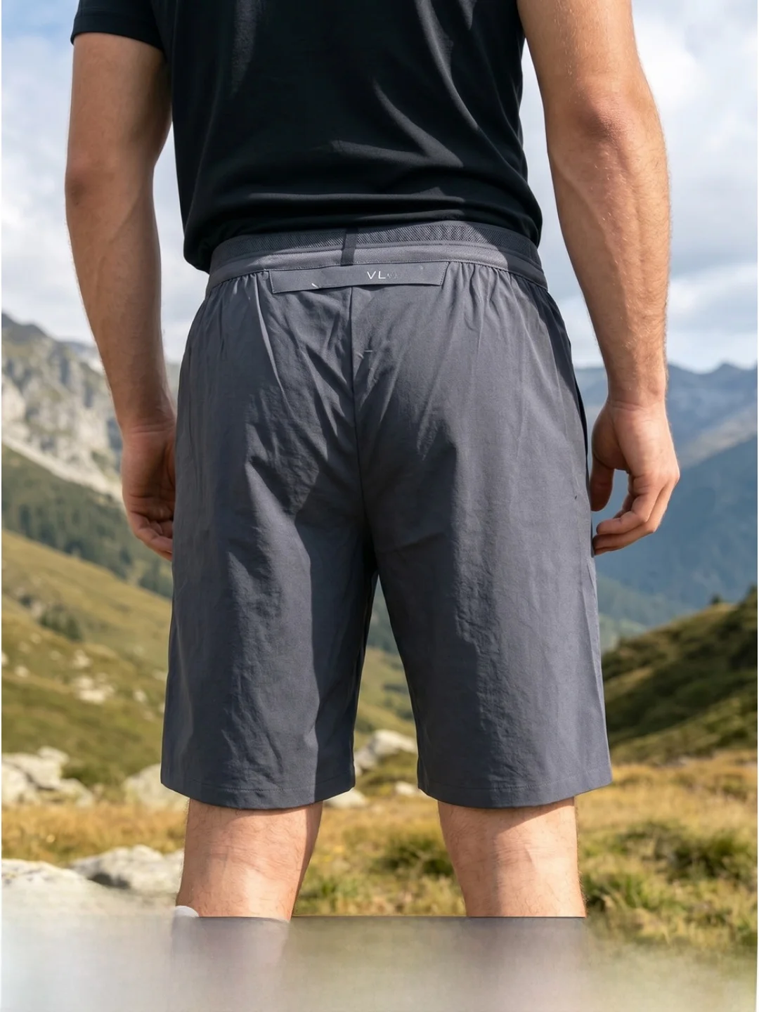 High-End Outdoor Laser Hollow Quick-Dry Shorts for Men Marathon Series Comfortable Waist Polyester Fiber 2026 Summer Collection