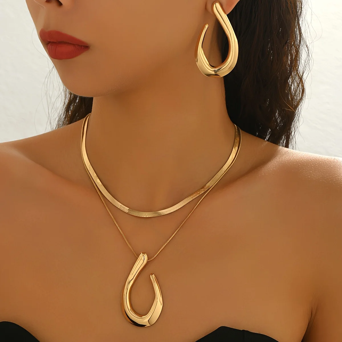 3-teiliges Set Modischer Goldfarben Ovaler Anhänger Halskette Ohrringe Schmuckset für Frauen Luxuriöses Übertriebenes Hochzeits-Party-Geschenk – Detail 7