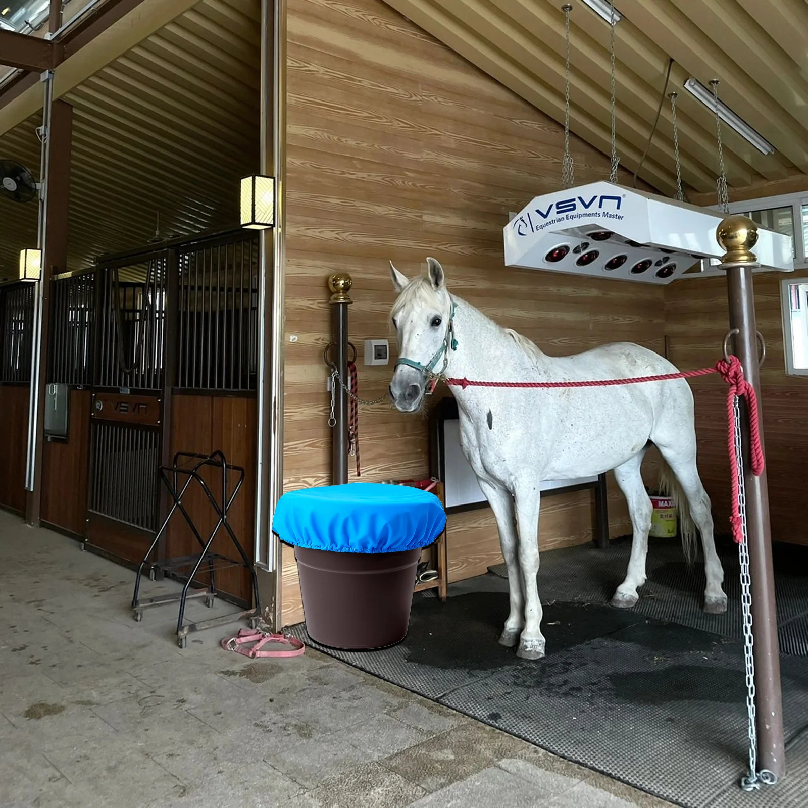 Multipurpose Horse Pony Feed Bowl Bucket Elasticated Cover Waterproof Feed Bin Protector for Equine Stable Full Daily Supplies