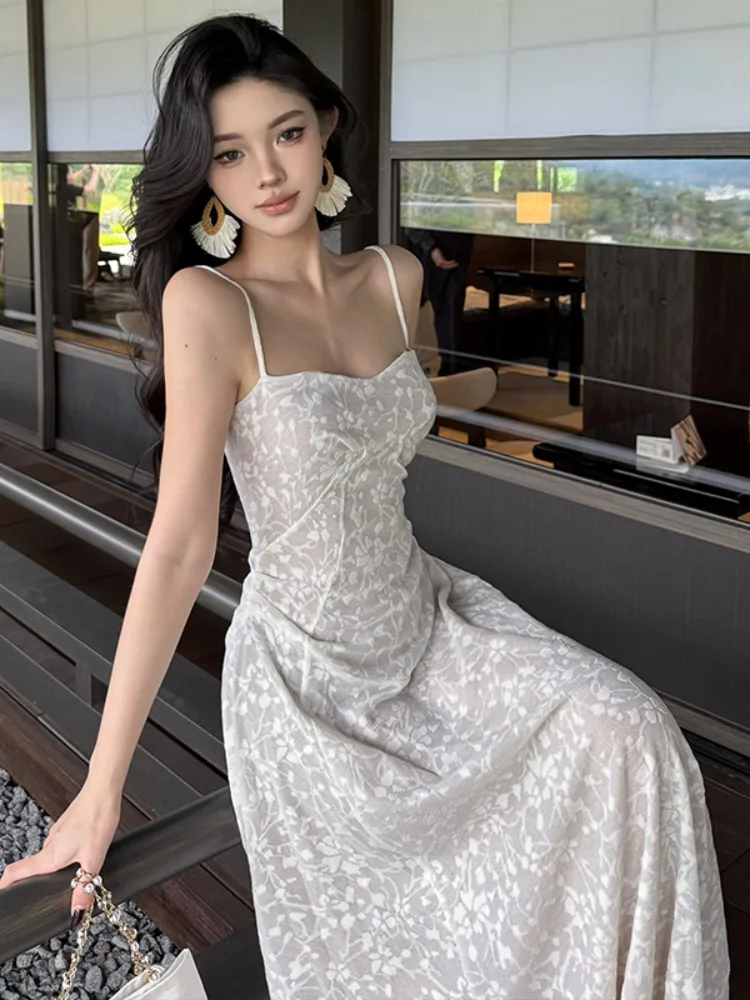 

Advanced three-dimensional jacquard camisole dress women's summer new French vacation dress spicy girl slim fit long dress
