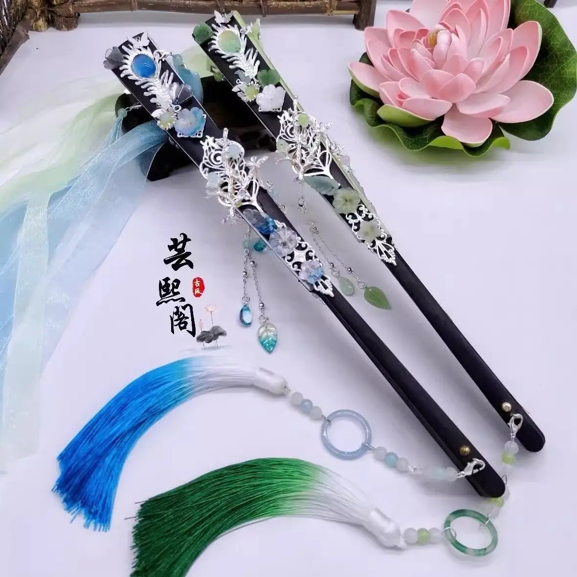 Image of Anime Tian Guan Ci Fu Shi Qingxuan Faltfächer mit Farbverlauf, handgehaltener, antiker Stofffächer, Tanzfächer, Cosplay-Geschenk