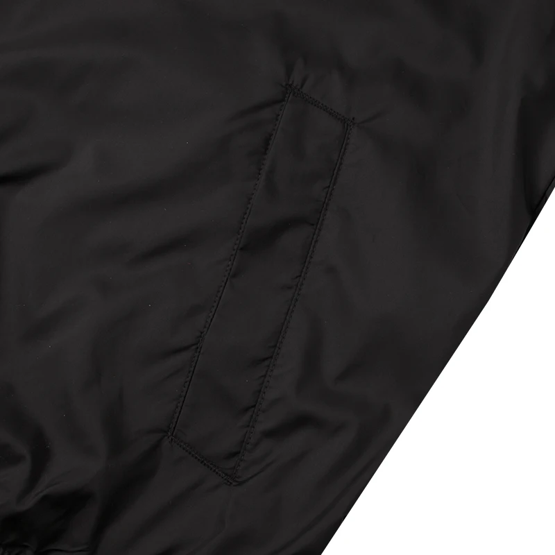 ملابس رياضية كاجوال عصرية للرجال من Puma سترة دافئة مقاومة للرياح 687549-01