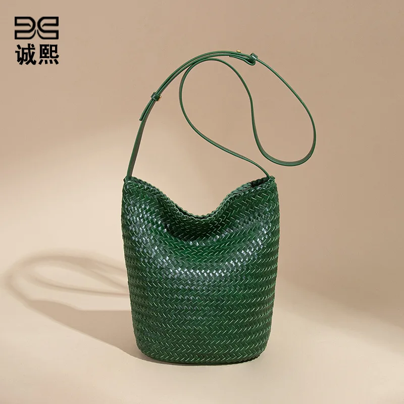 

2025 New Handmade Woven Bucket Bag for Women Fashionable Versatile Crossbody Daily Commuting Bag