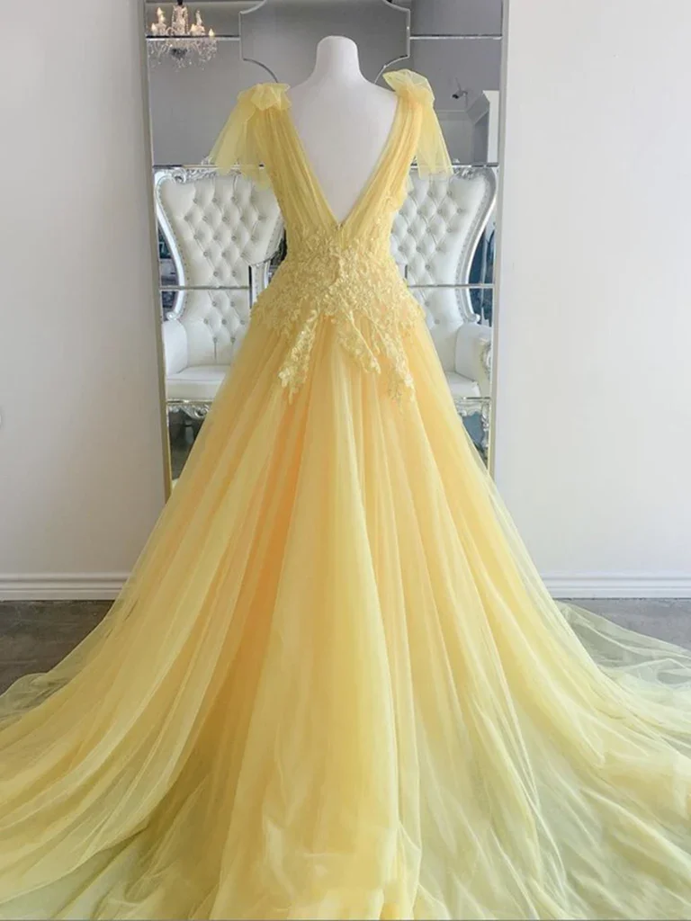 Yellow Prom Dresses 2024 Lace Applique Sleeveless Tulle V Neck Pleats Sleeveless A Line Evening Gowns Formal Party Special