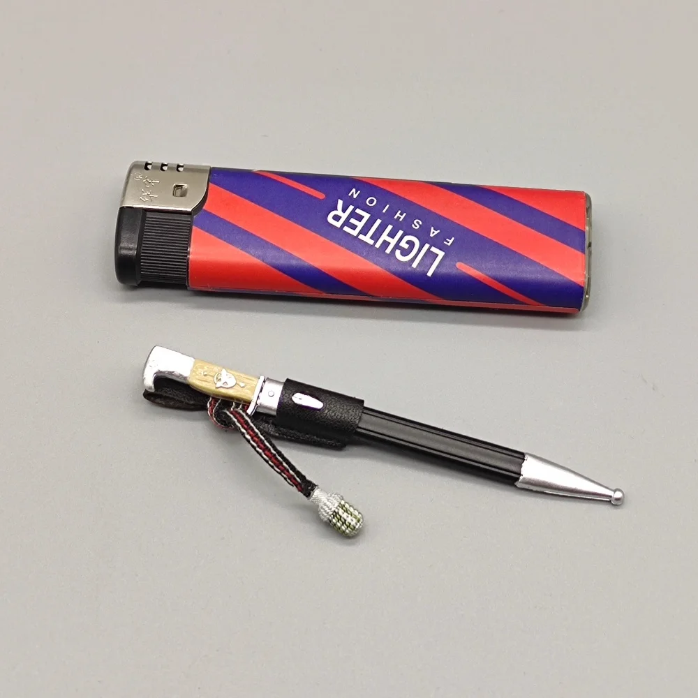 

Модель игрушечной кобуры для вторичного оружия (1/6 масштаб) для фигурок солдат 12 дюймов (DID, DAM, COO, UJINDOU UD9057) - не является настоящим оружием.