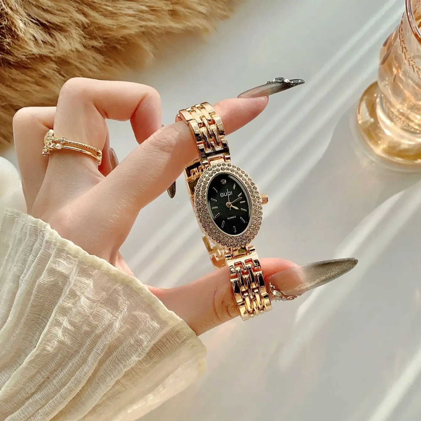 الفاخرة مثلج خارج الماس ووتش للنساء حالة بيضاوية الهيب هوب السيدات الساعات الساخن أزياء كوارتز ساعة اليد سلسلة ذهبية ساعة مجوهرات