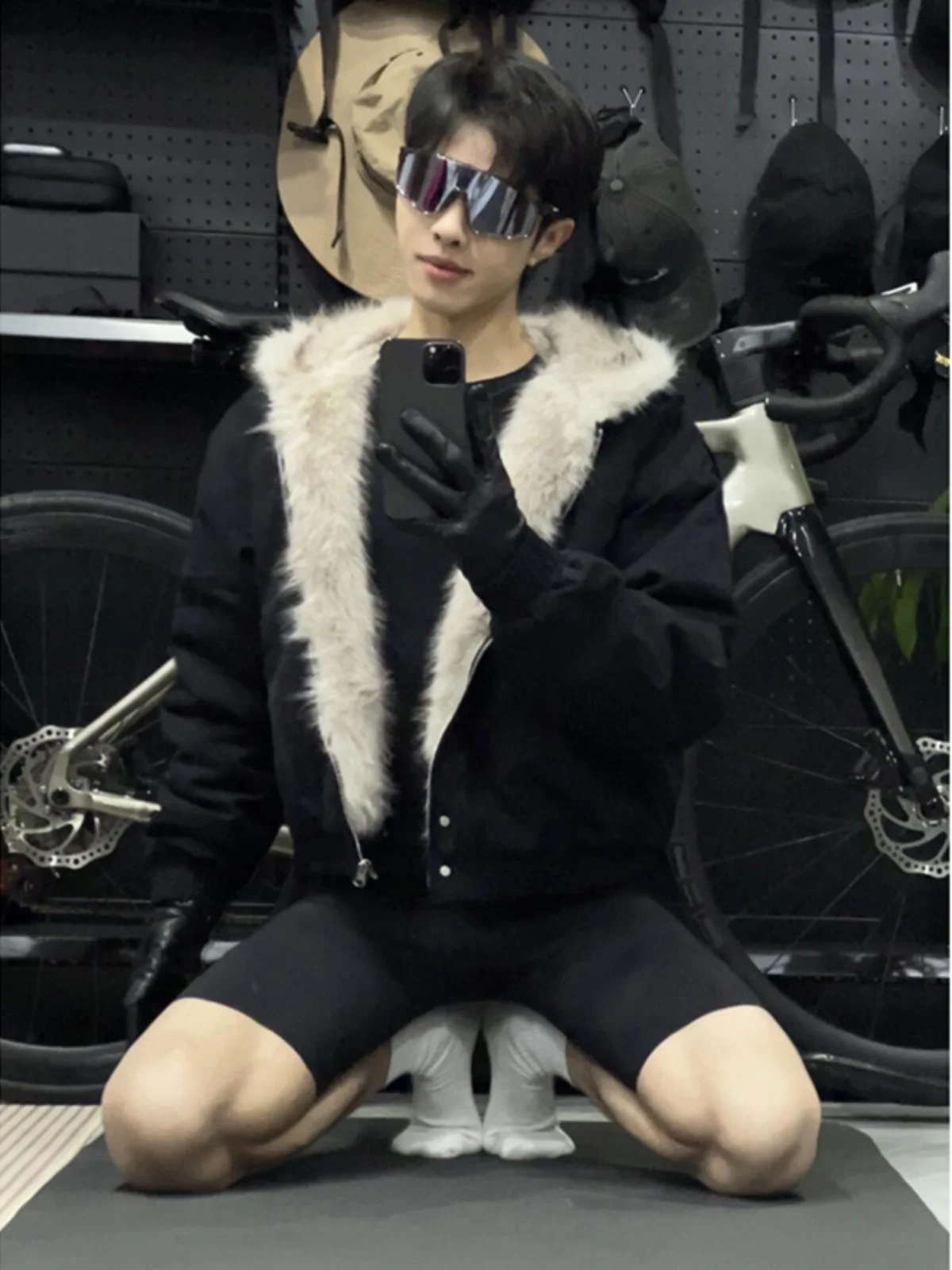 

Peterwoo Men's Short Thickened Cotton Jacket with Fleece And Fur Collar American Retro Style Warm Casual Coat