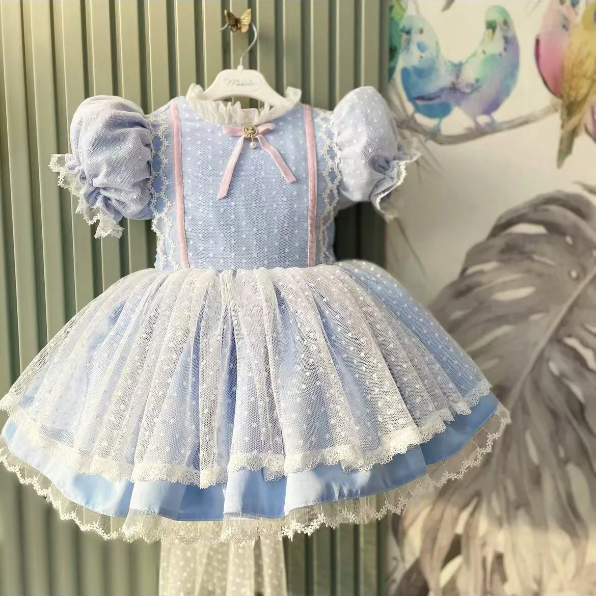 

Лето для маленьких девочек 0-12 лет, сетчатое синее винтажное бальное платье принцессы в белый горошек для вечеринки, повседневное платье на день рождения B119