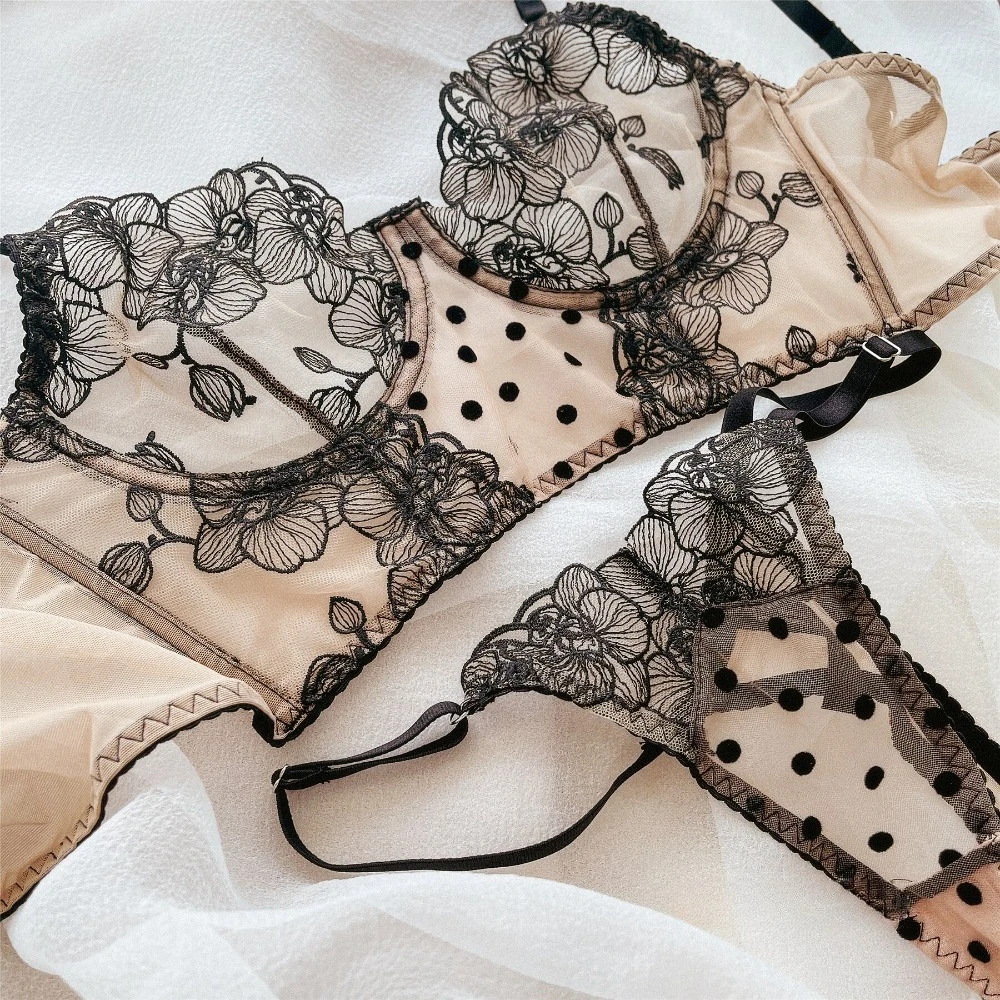 Conjunto de lencería sexy de encaje francés con flores bordadas, conjunto de sujetador y tanga ultrafino transpirable de verano para mujer, versión ancha