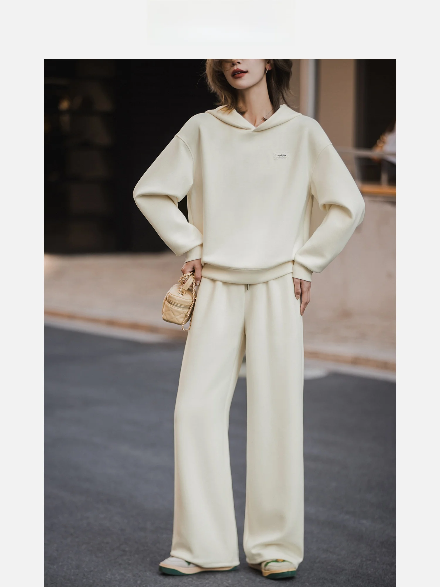 

Xiaogulizi Oni Set Hooded Top Casual Pants Women's Small Size Spring 2026 Beige Two-Piece Set High Elastici Loose Fit