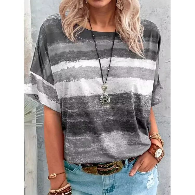 Camiseta Oversize Estilo Lounge con Rayas Degradadas en Varios Colores, Mangas Cortas Versátiles y Estilizadoras