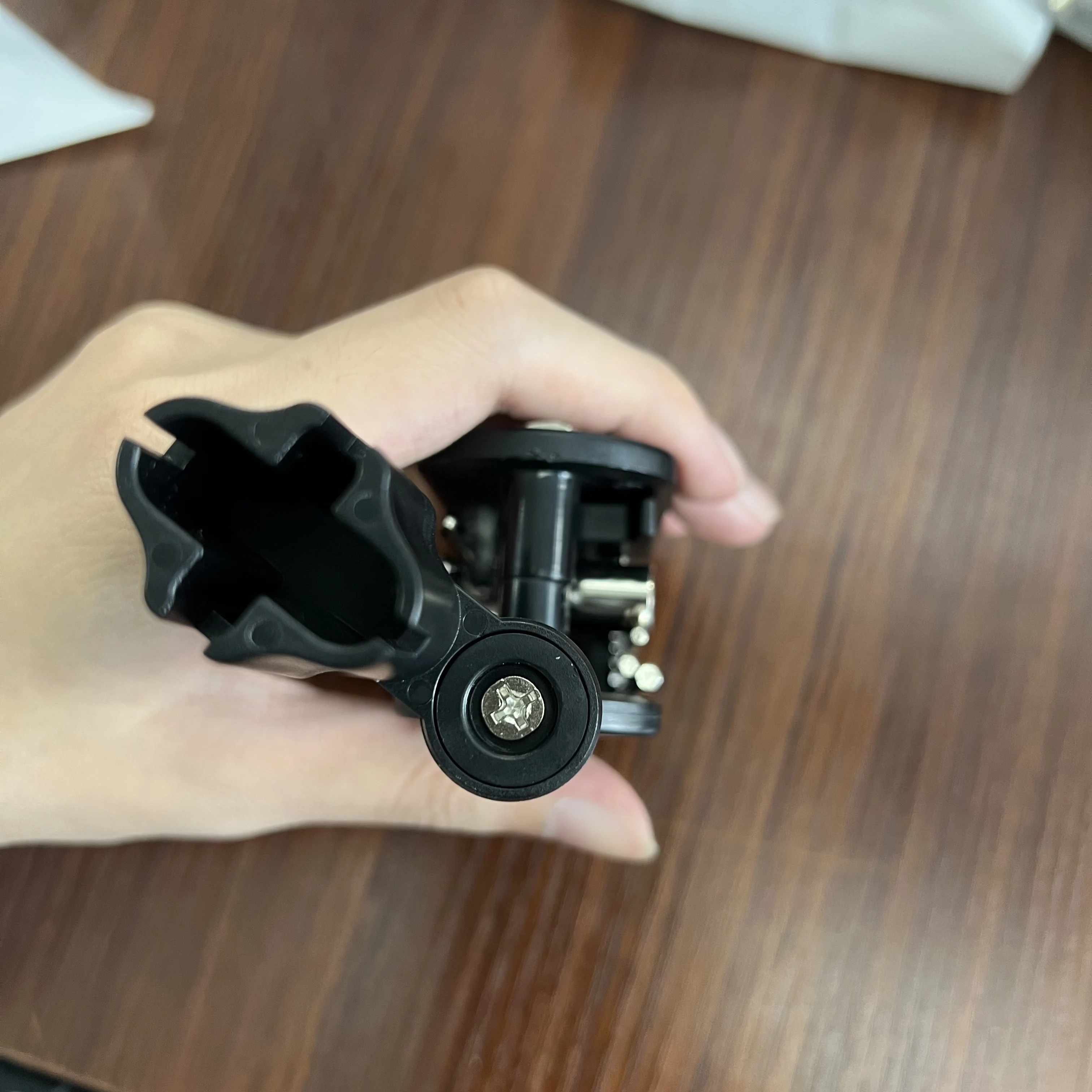 مجموعة أدوات تقنية متعددة الوظائف للجيتار FMT13 - تحتوي على 13 أداة إصلاح جيتار، بما في ذلك مفتاح ربط سداسي ومفك براغي