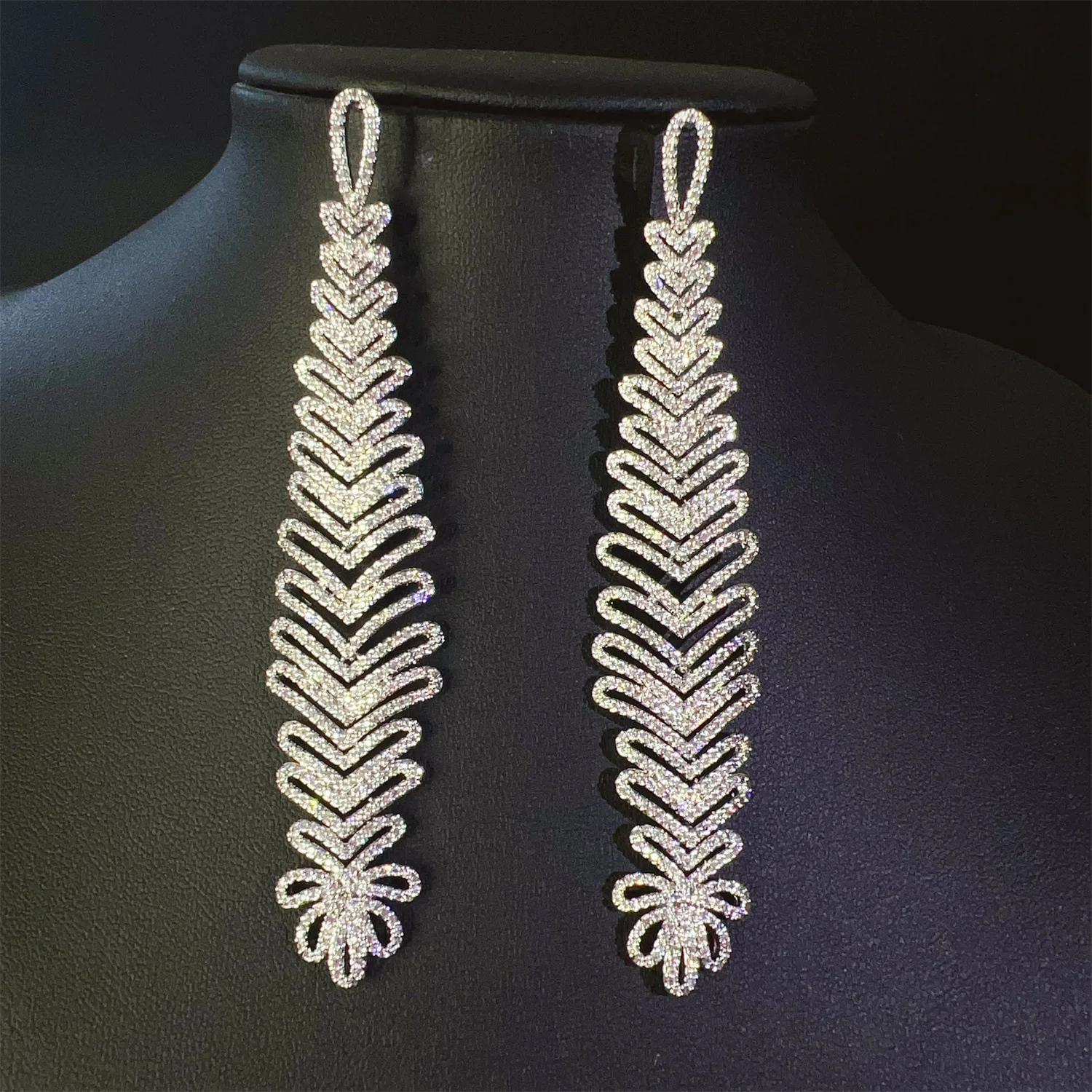 

9.9cm long pendant earrings Gorgeous zirconia silver color leaf plant dangle earrings wedding bride elegant jewelry dinner party