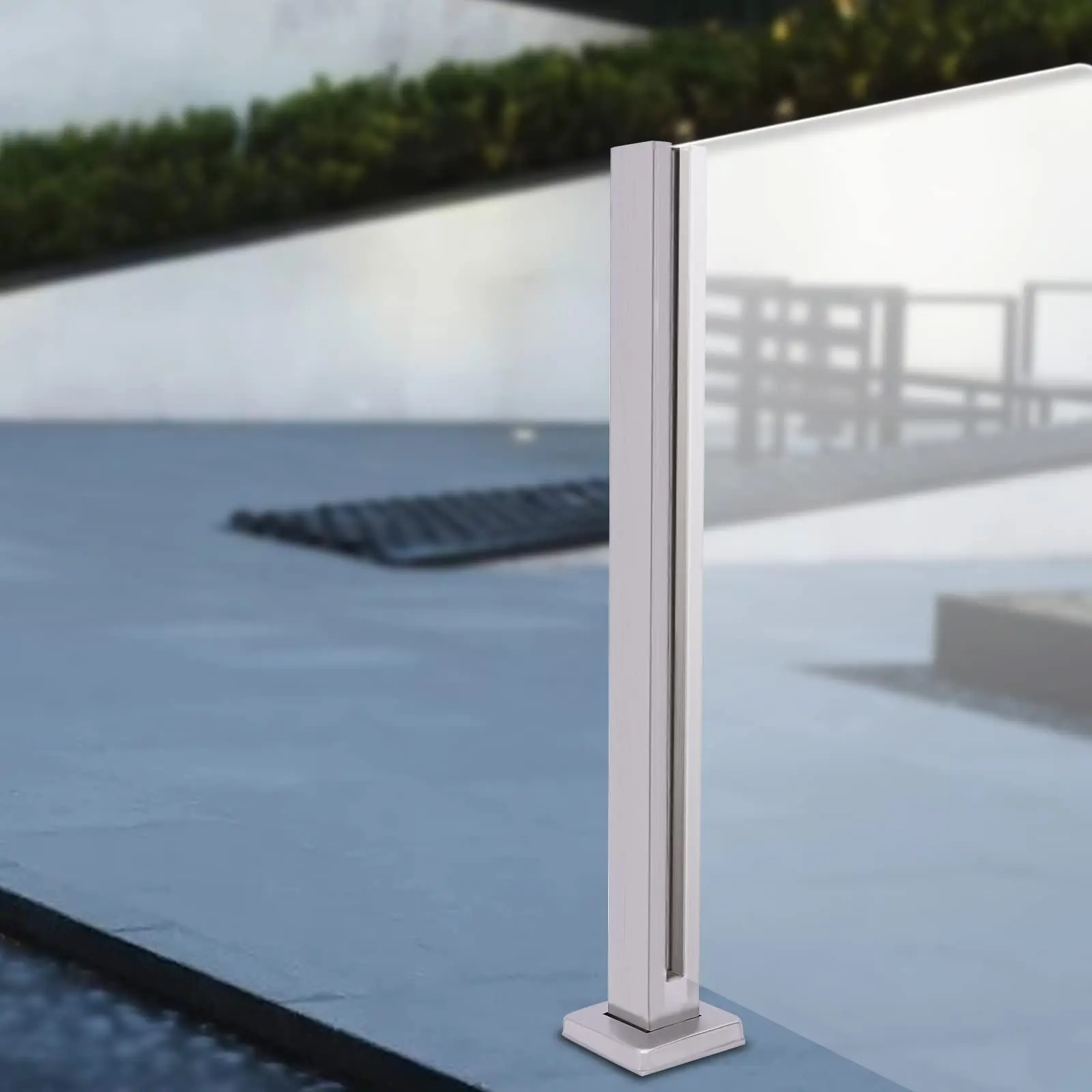 عمود درابزين زجاجي عالي التحمل عمود درابزين زجاجي 35.8 بوصة نهاية 304 عمود درابزين من الفولاذ المقاوم للصدأ لسطح الشرفة ملموسة P #2