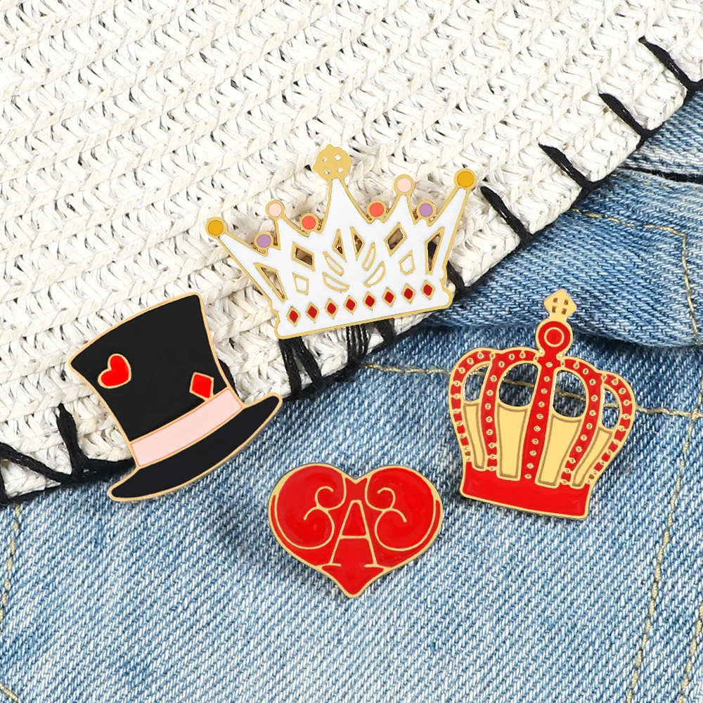 Corona de dibujos animados sombrero mágico broche de corazón Pin cartel de póker insignia para mujeres hombres chaquetas vaqueras camisa solapa alfileres esmaltados joyería creativa