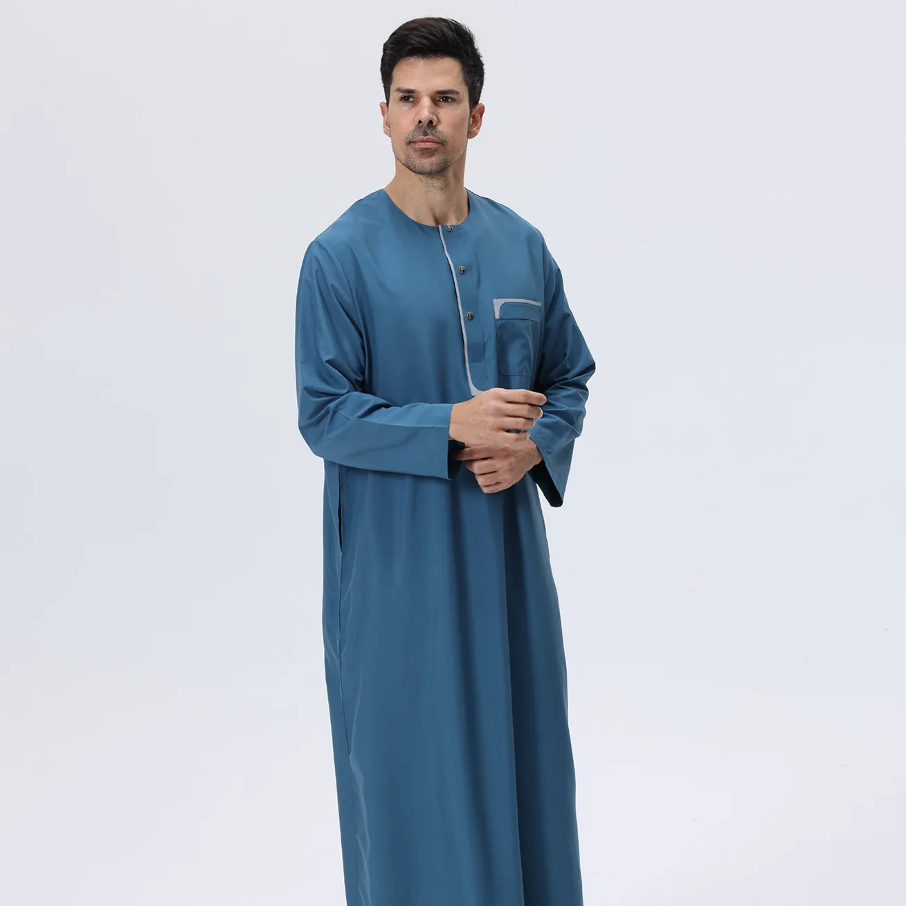

Saudi Men's Loose Muslim Robes Ethnic Round Collar Robes Arab Style Middle East Thobe Clothing Jubba Men Vintage All Seasons New