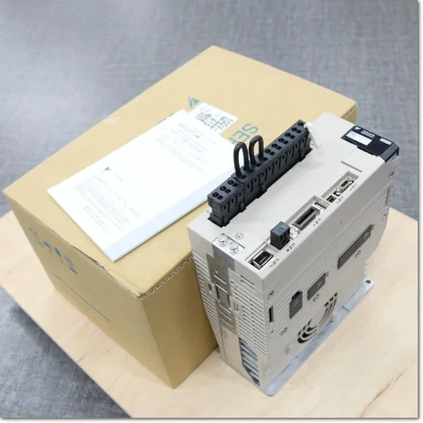 

SGDV-5R5AE1A New In Box Yaskawa Servo Drive 1 Year Warranty Fast Delivery