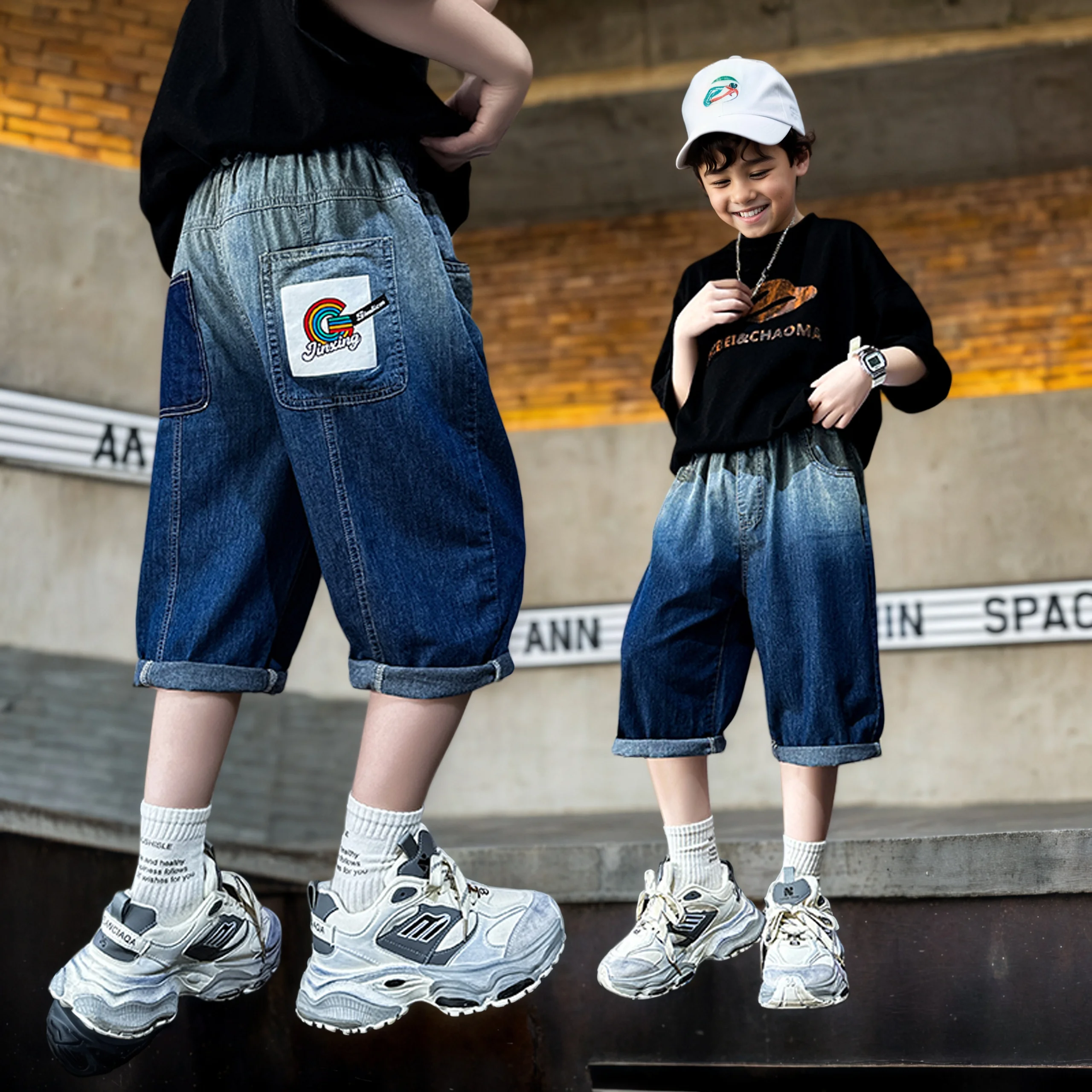 

Boys Shorts 2025 New Summer Gradient Jeans Pants Summer Fashion Boys Denim Mid-Pants Back Pocket Labeled Cropped Pants 5-15 year