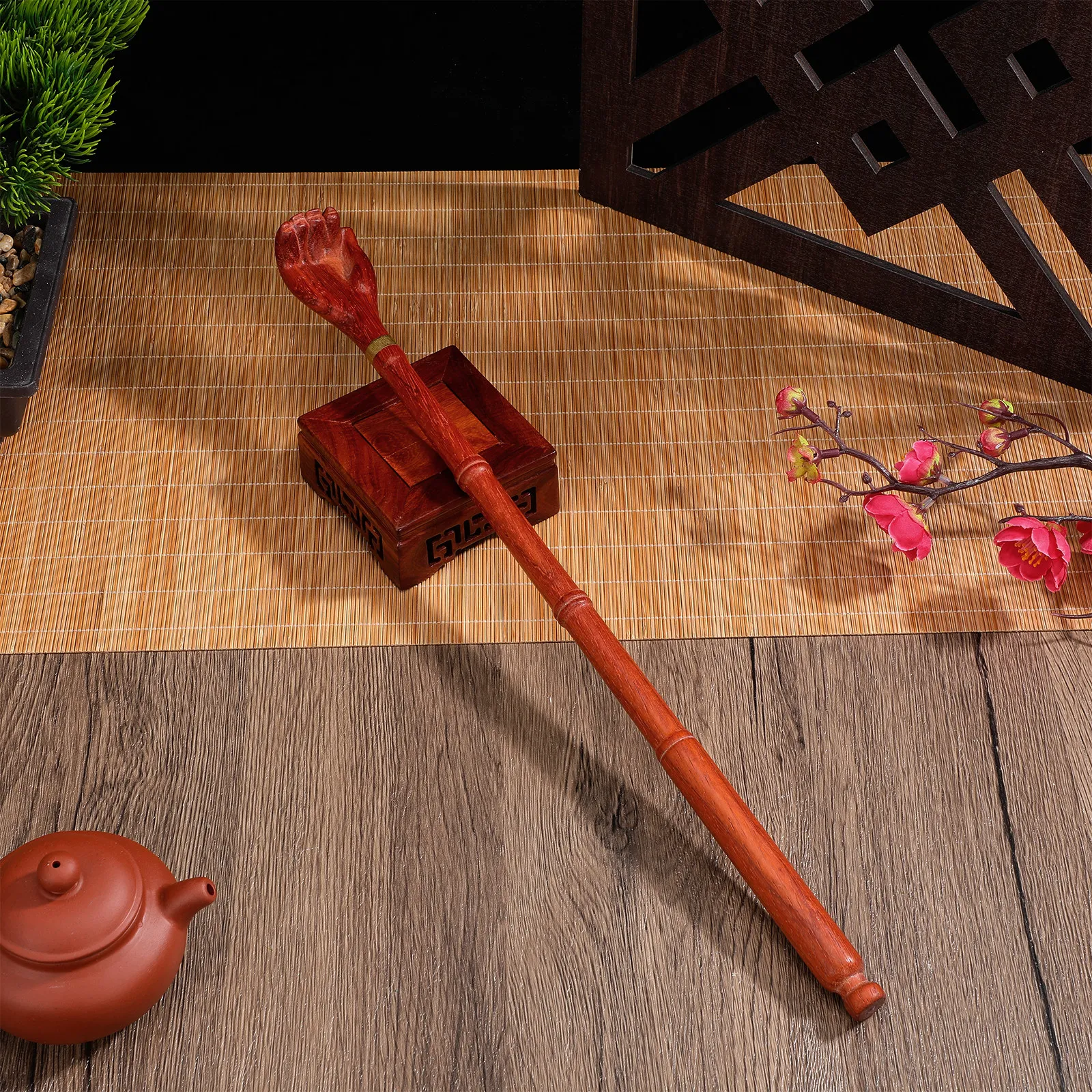 

Long Handle Wooden Back Scratcher Buddha Hand Design Extra Long Itch Reliever for Adults Men Women Portable Travel Body Massage