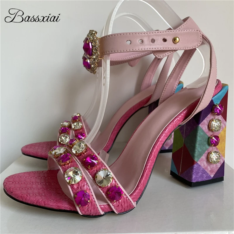 

Женские босоножки на высоком квадратном каблуке с бриллиантами, 2021, летняя обувь с украшенной стразами и пряжкой, декоративным ремешком и кристаллами