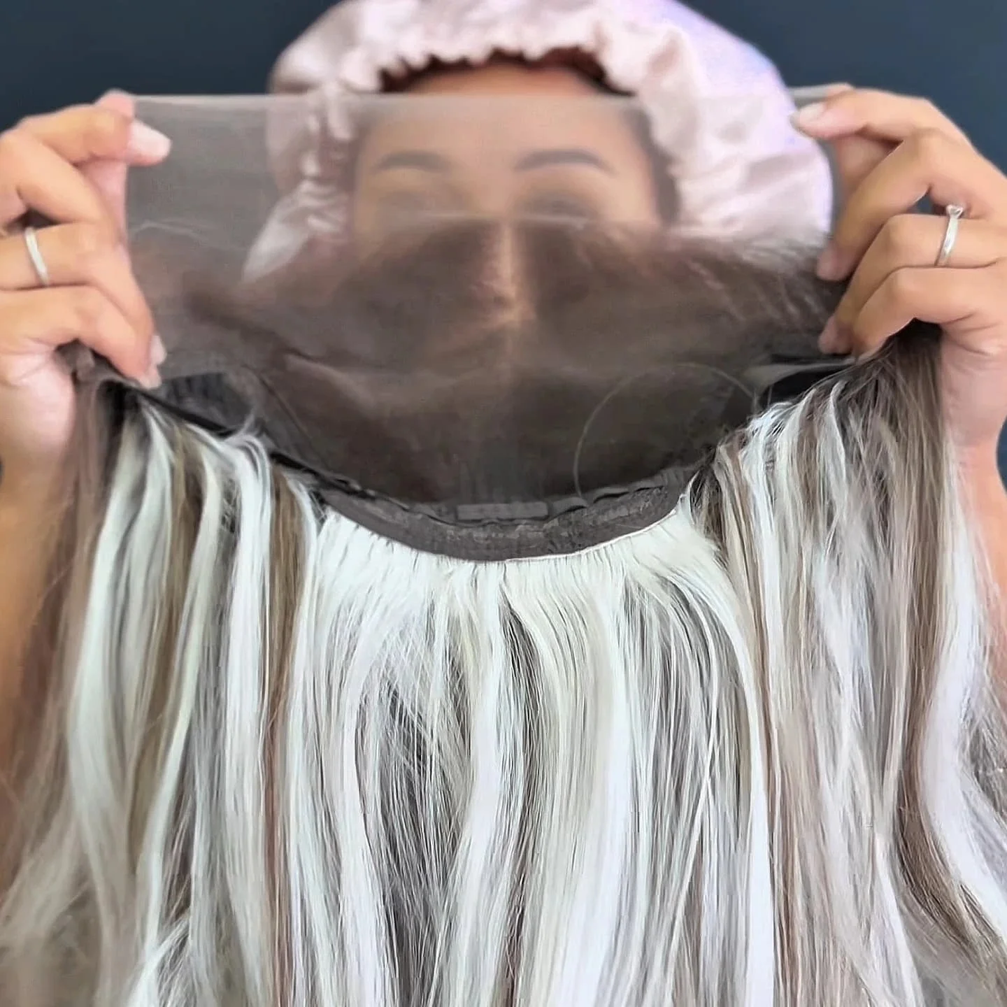 Perruque synthétique Blonde blanche à la mode avec racines foncées ombré 13*4 HD, perruque transparente originale en dentelle d'usine en liquidation