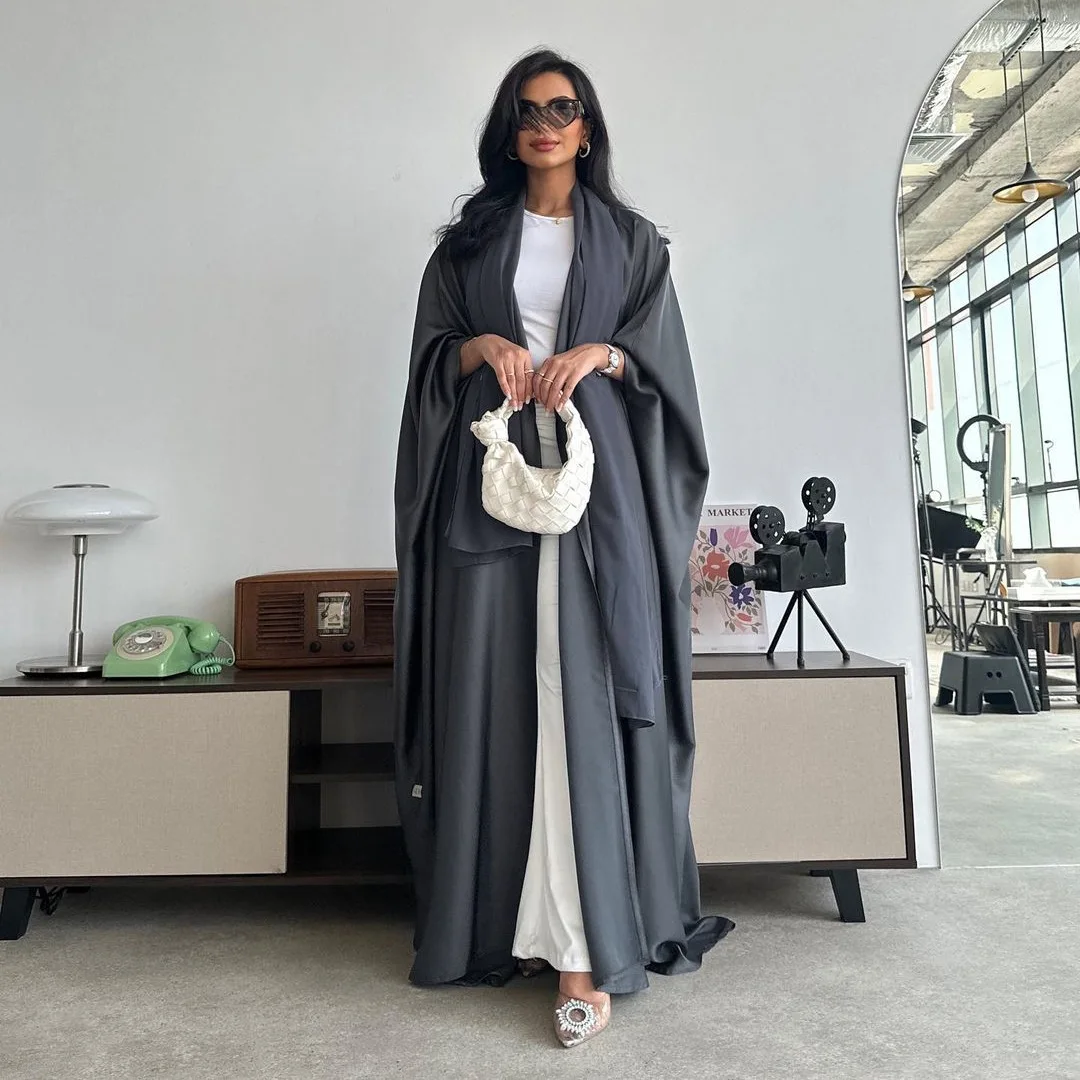 Eid Ramadan 2024 Luksusowe satynowe otwarte kimono Abaya Dubai Batwing Sleeve Abayas Dla kobiet Muslim Dress Islamic Clothing Kaftan Robe