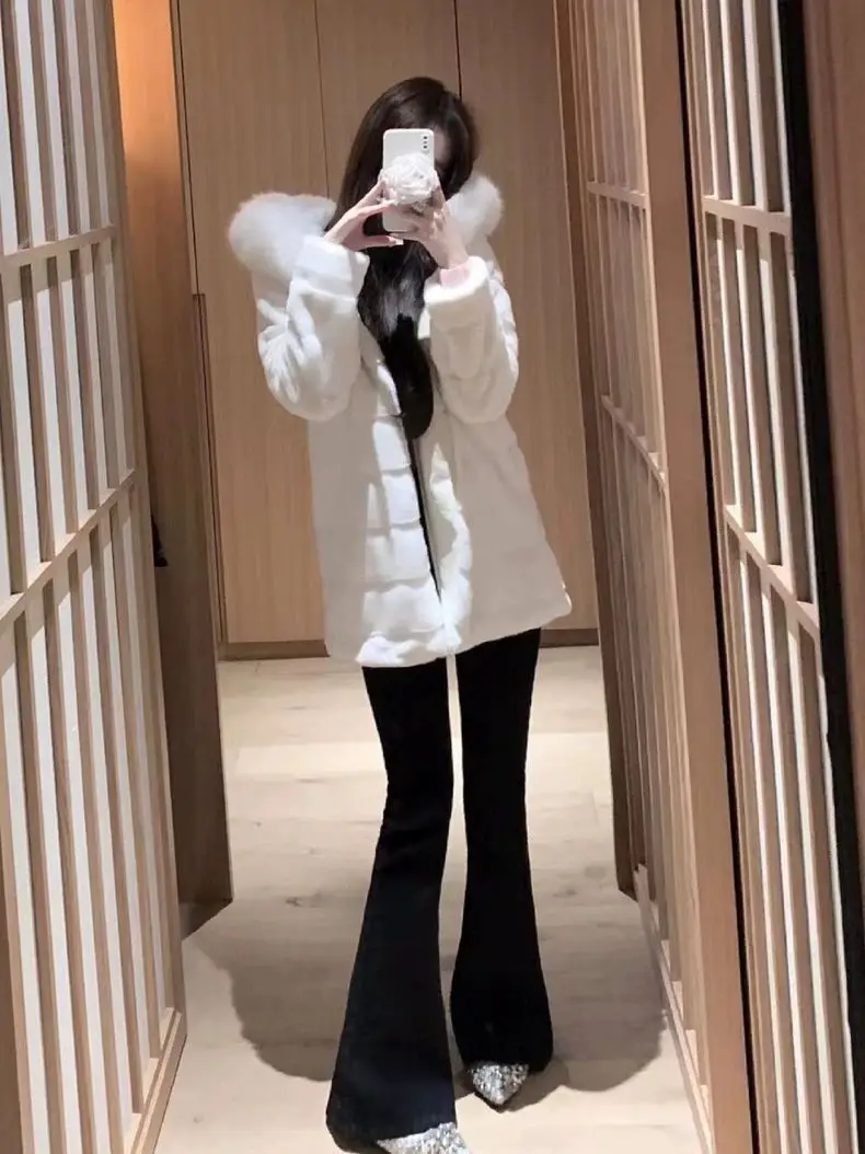 เสื้อโค้ทขนมิงค์เทียมแบบเป็นมิตรกับสิ่งแวดล้อมสำหรับผู้หญิง มีฮู้ด ความยาวปานกลาง สำหรับฤดูหนาว รุ่นใหม่  คอปกขนสัตว์  ให้ความอบอุ่น สีพื้น  ใส่ได้ทุกโอกาส