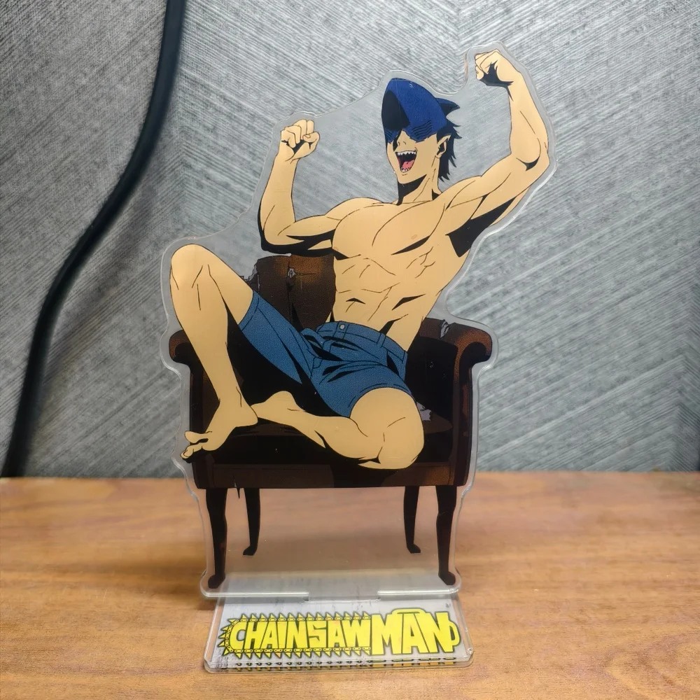 أحدث حامل أكريليك كبير من Chainsaw Man يجلس على أريكة، شخصية أنيمي، عرض مكتب، هدية قابلة للجمع لمحبيها