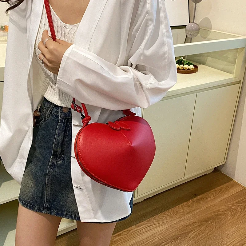 Pu Leather Women Handbags Cute Ladies Heart Shaped Shouder Bag Fashion Female Clutch Purse Knotted Crossbody Handbags Love Bag