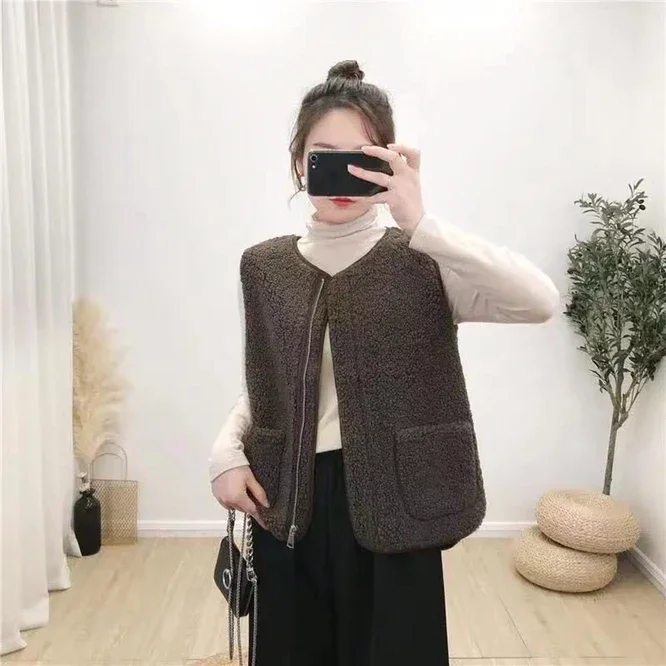 Autumn Winter Women's Vest Lamb Wool Korean Version Versatile Imitation Fur One Short Girls' Vest Zipper Coat Casual Beige